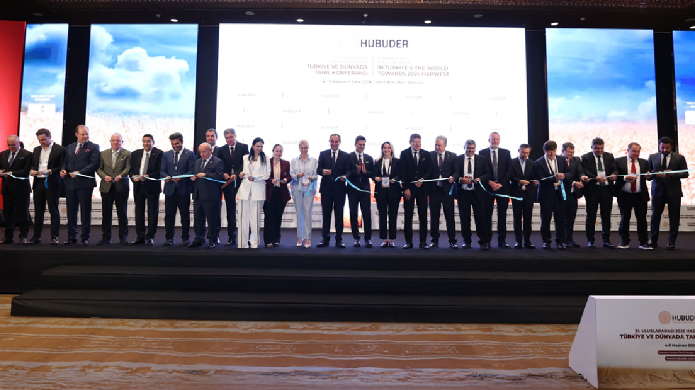 Protokol konuşmalarının ardından, HUBUDER Yönetim Kurulu tarafından XI. Uluslararası 2026 Hasadına Doğru Türkiye ve Dünyada Tahıl Kongresi’nin açılışı gerçekleştirildi.